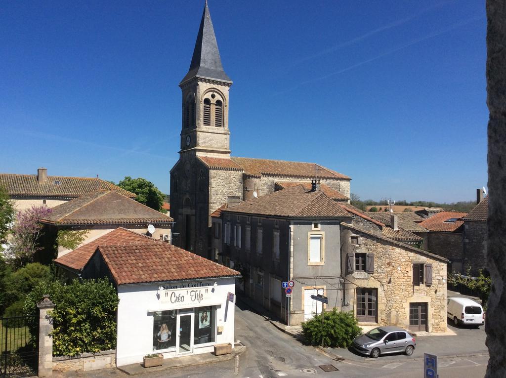 Logis Hotels- Auberge De La Tour - Hotel Et Restaurant Sauzet  Luaran gambar