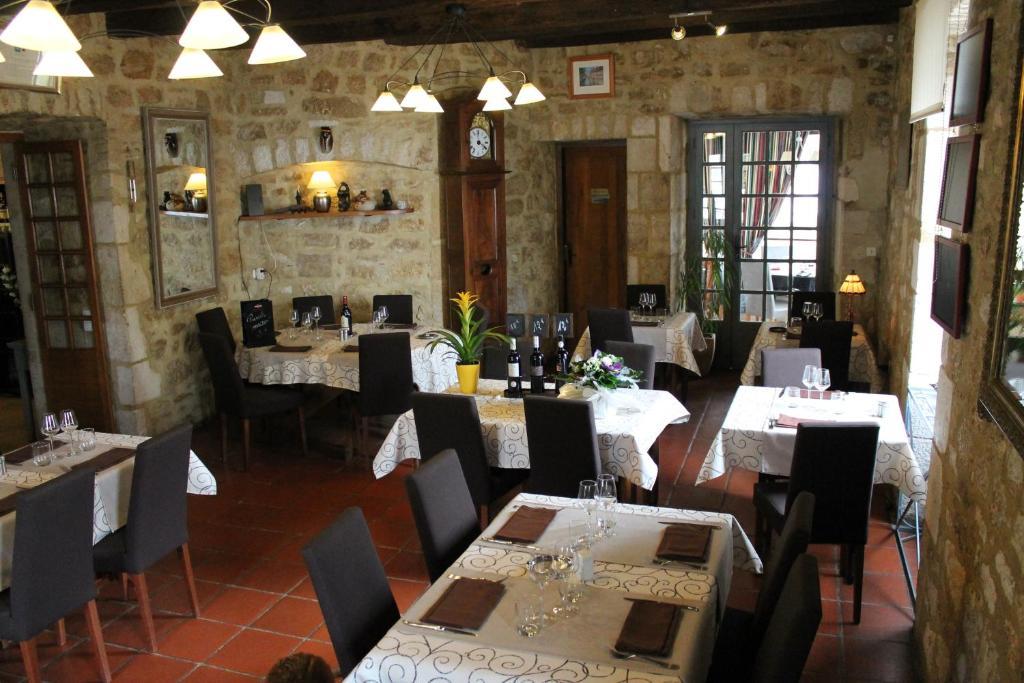 Logis Hotels- Auberge De La Tour - Hotel Et Restaurant Sauzet  Luaran gambar